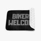 Fußmatte "Bikers Welcome" schwarz mit grauen Großbuchstaben, Teilansicht rutschfeste Rückseite